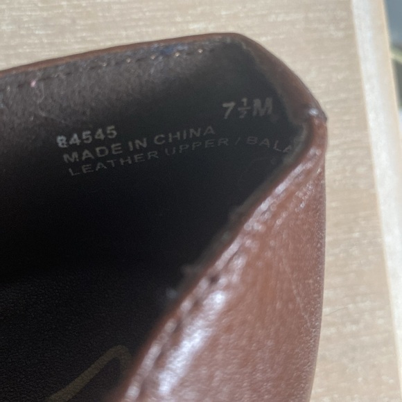 Clarks brown leather flats. Size 7.5. Good condition!!​​​​​​​ - Picture 7 of 7